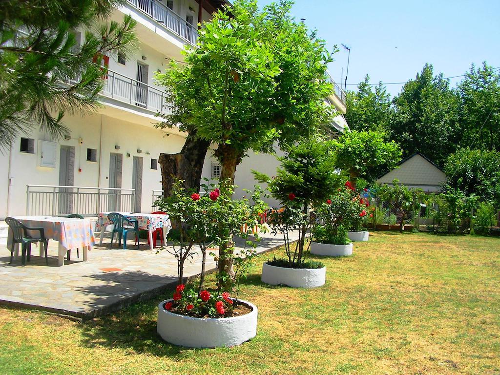 Apartments Ziogas Paralía Skotínis Eksteriør billede
