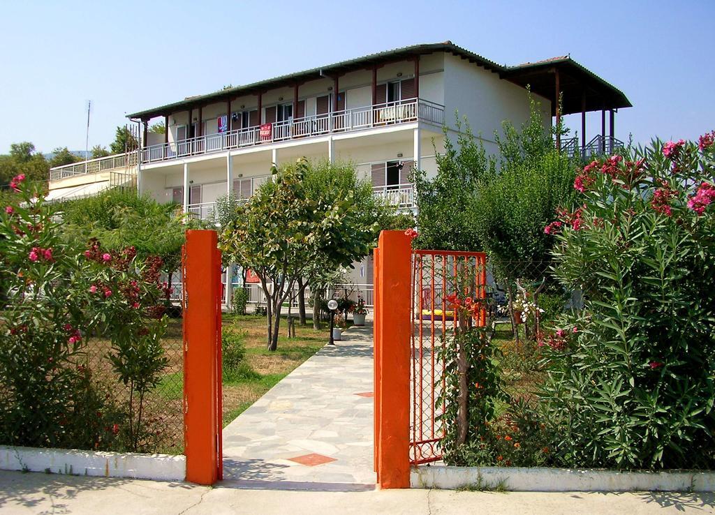 Apartments Ziogas Paralía Skotínis Eksteriør billede