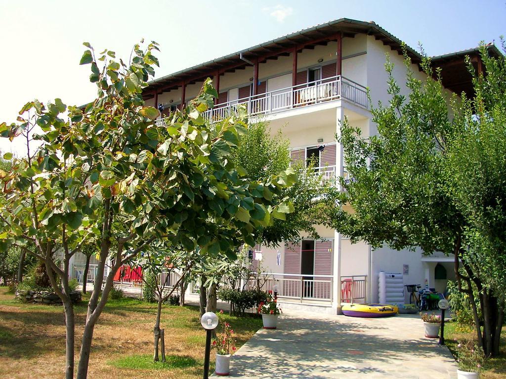 Apartments Ziogas Paralía Skotínis Eksteriør billede